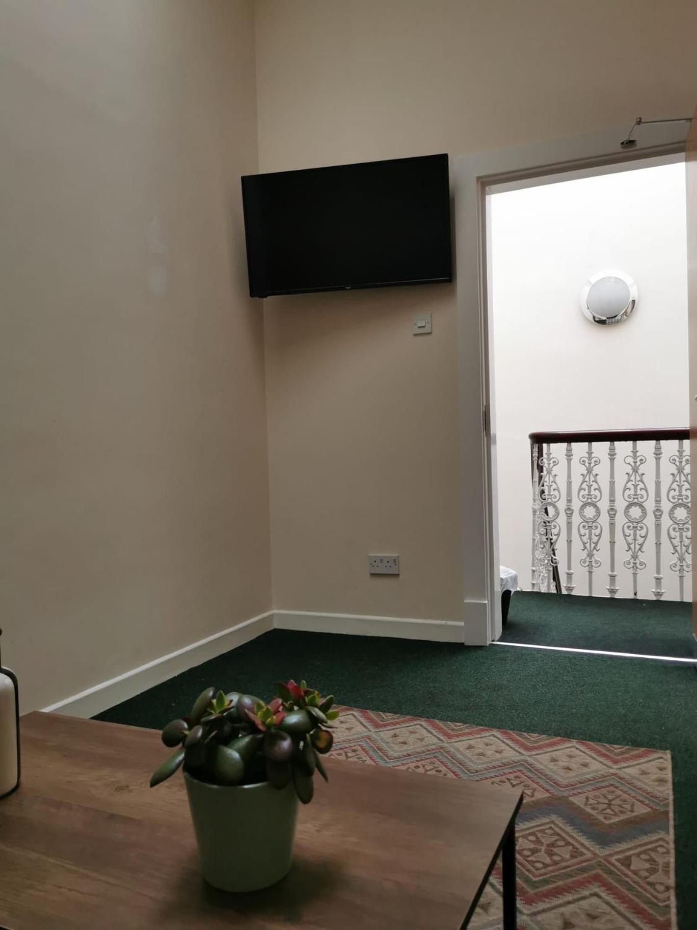 Botanic Avenue Hostel Less Than A Mile From The City Centre Belfast Exteriör bild